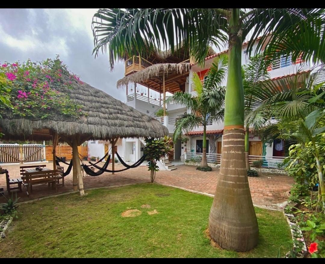 Haus Quentin Hotel Puerto López Buitenkant foto