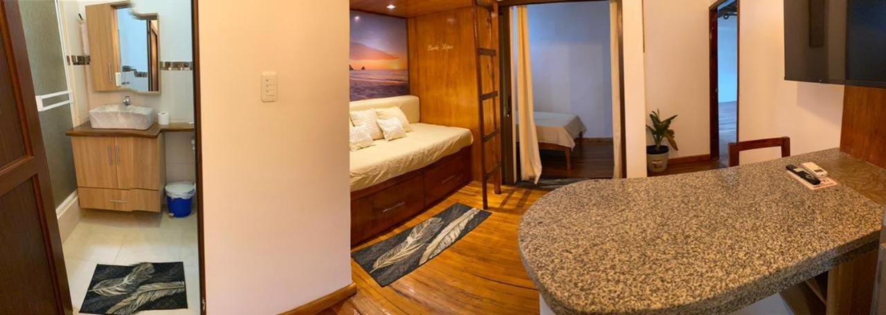 Haus Quentin Hotel Puerto López Buitenkant foto