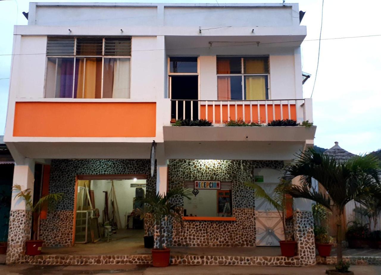 Haus Quentin Hotel Puerto López Buitenkant foto