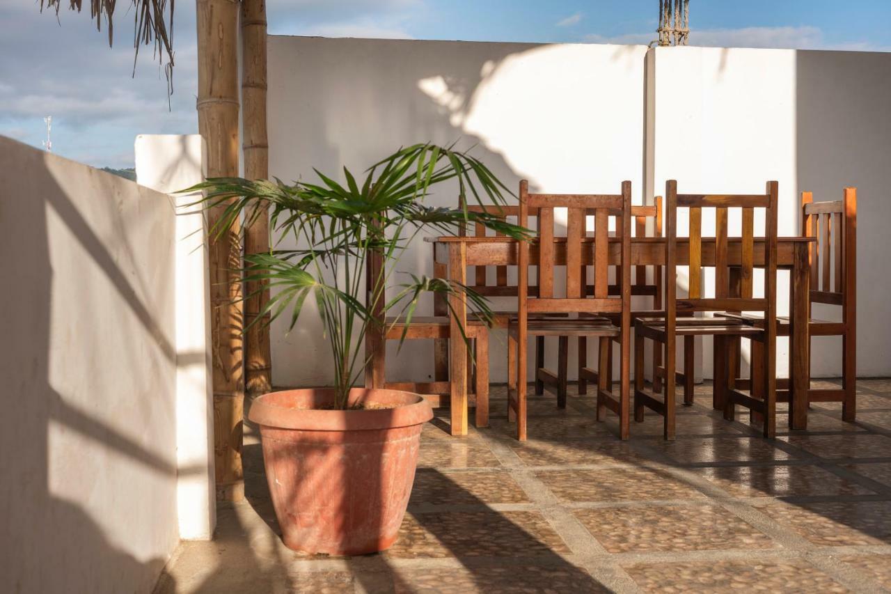 Haus Quentin Hotel Puerto López Buitenkant foto